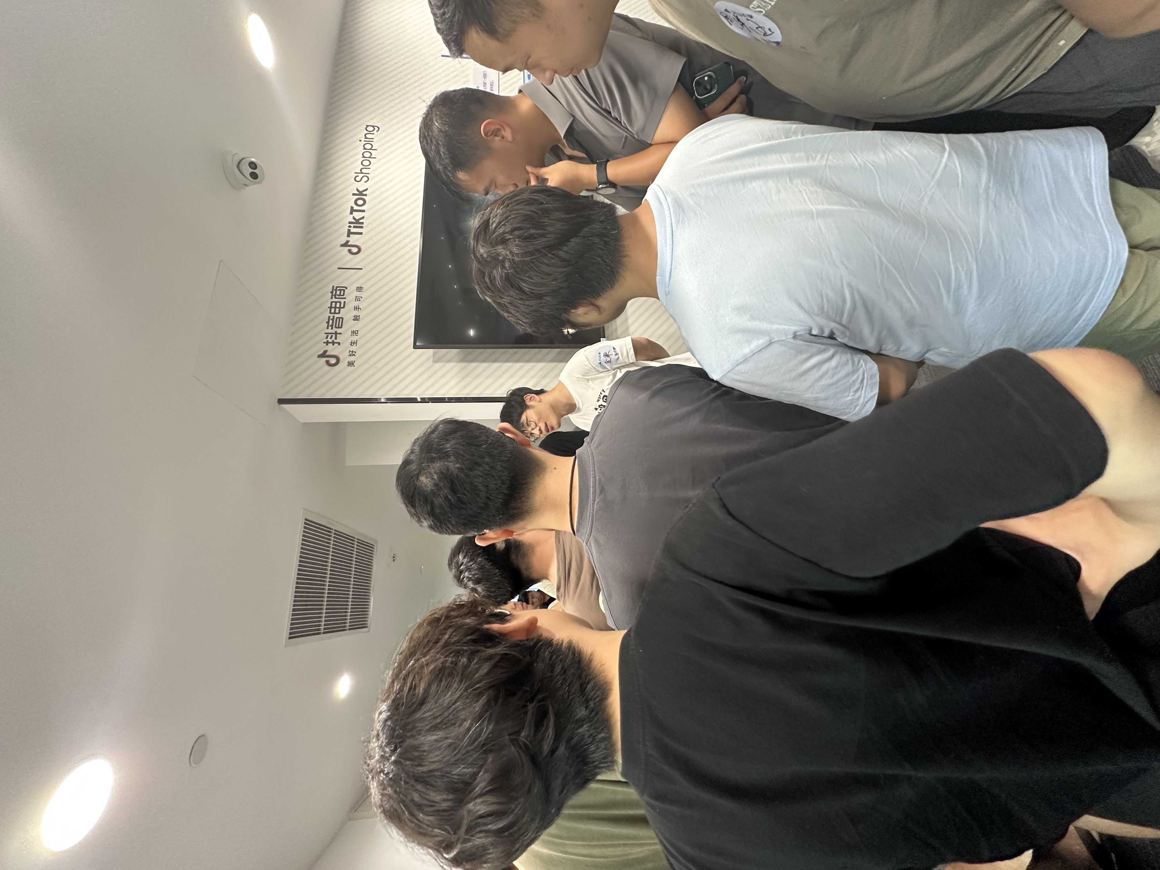 老张中场休息